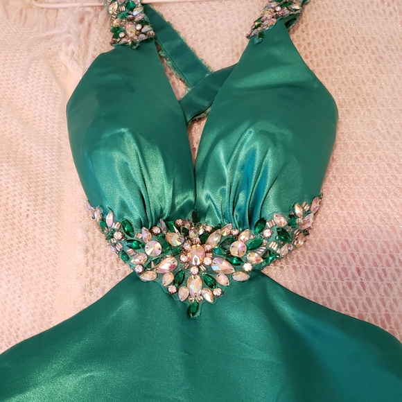 Gigi Emerald Gown - Picture 3 of 6